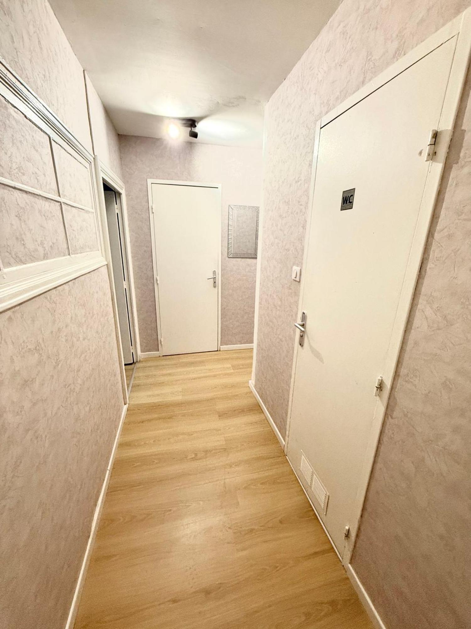 Le Retro Apartment Saint-Laurent-sur-Saone Exterior foto